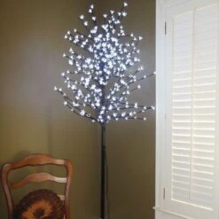 Eglo 75041 Indoor/Outdoor 2.1m 7ft Cool White LEDs Black Tree Post Light -Philips Shop e e g eglo pre lit christmas trees 75041a 1d 1000