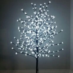 Eglo 75041 Indoor/Outdoor 2.1m 7ft Cool White LEDs Black Tree Post Light -Philips Shop e e g eglo pre lit christmas trees 75041a 4f 1000